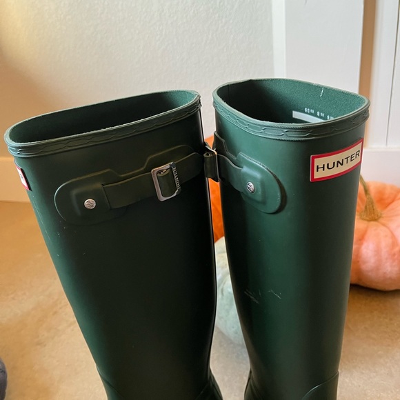 🌲HUNTER brand-womens size 8 tall rain boots🌲 - Picture 4 of 9